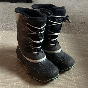 Ripzone Kids' Black Waterproof Snow Boots with Quick-Adjust Bungee